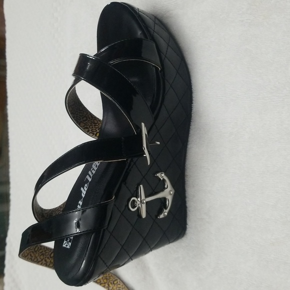 TUK Lux de Ville Platform - Picture 1 of 7